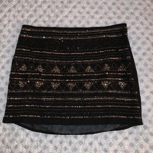 Forever 21 Sparkly shorts patterned black and gold